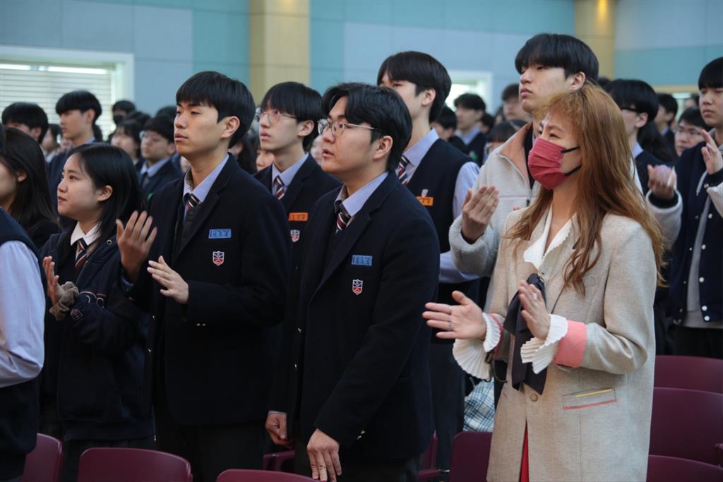 230315 스쿨패밀리 결연 예배 (31).JPG